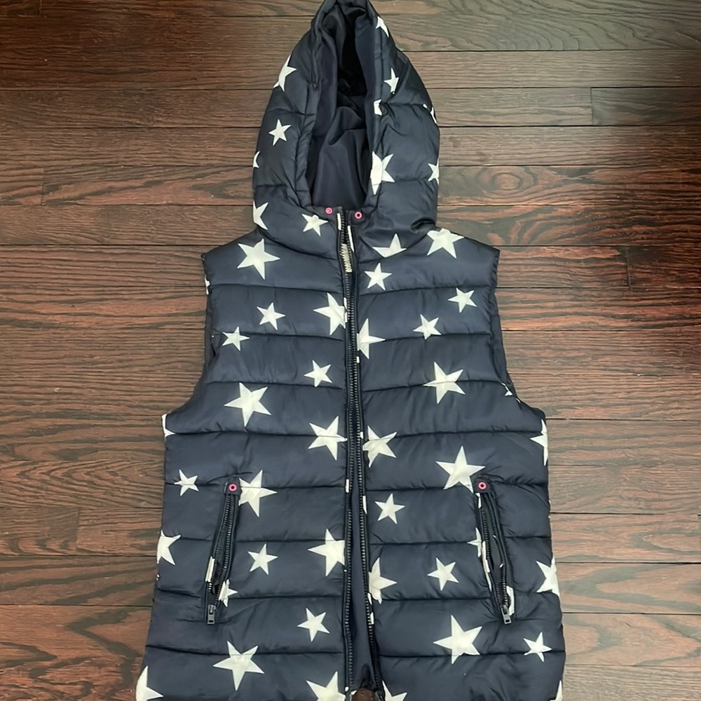 KIDS ZARA VEST but fits like a small in women’s.